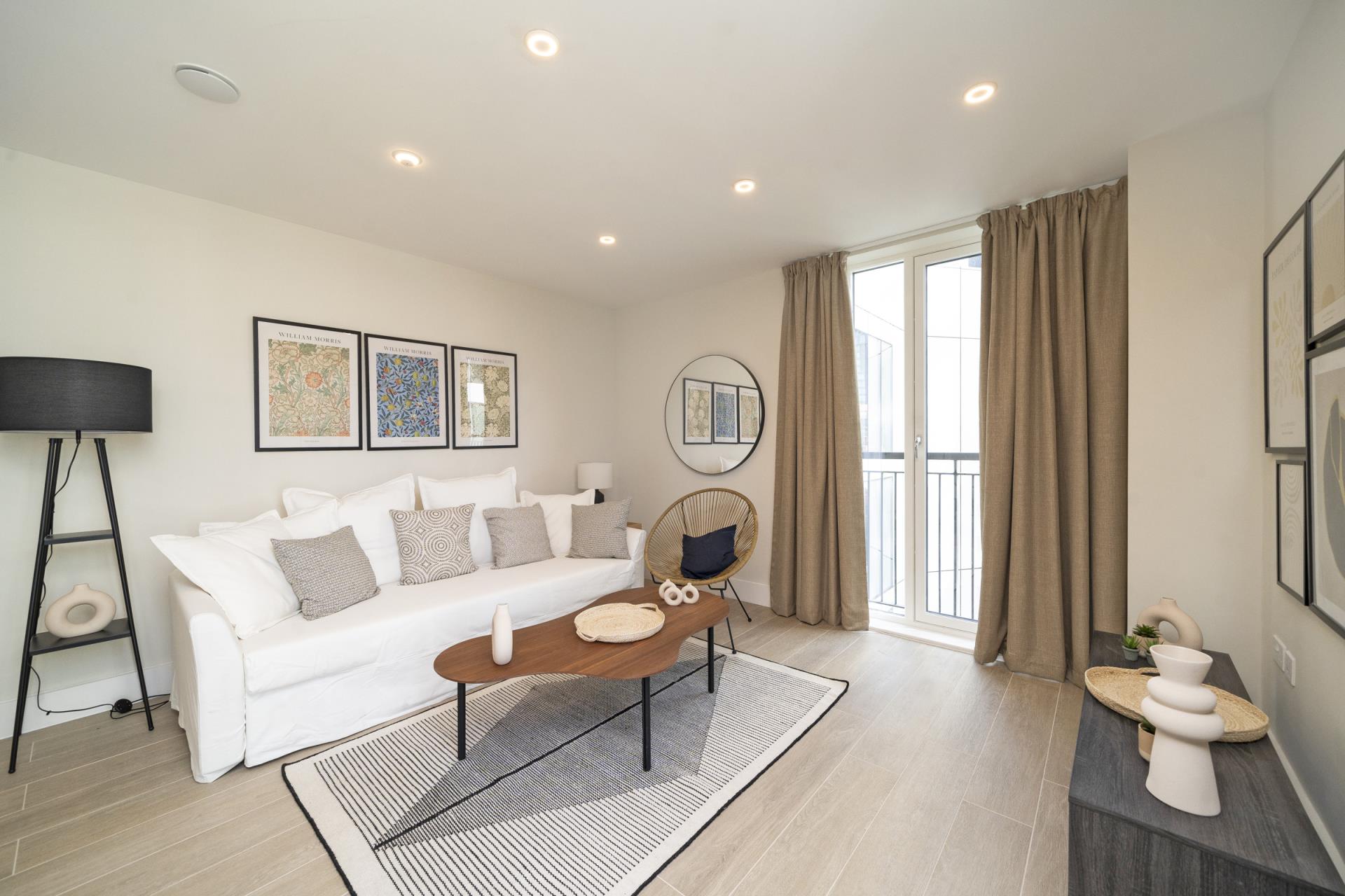Flat Wyvil Road in Greater London