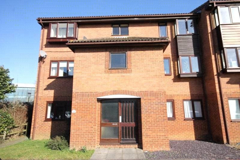 Flat Wesley Drive in Borough of Runnymede