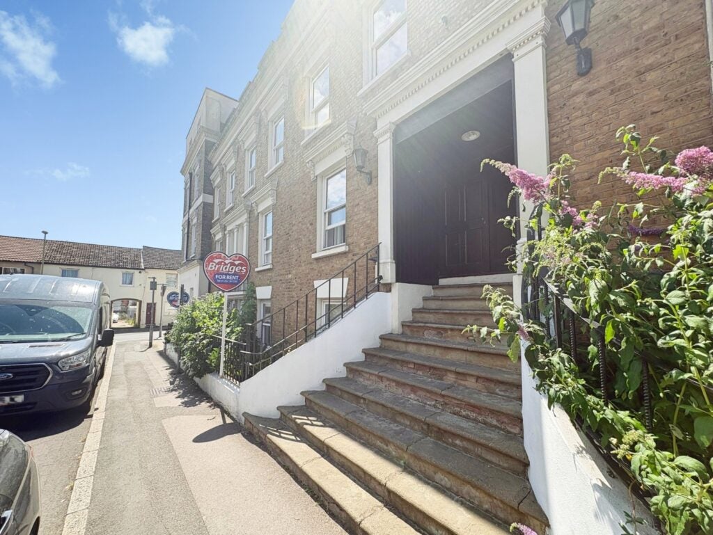 Flat Frederick Street in Rushmoor