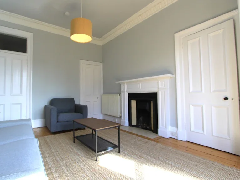 Flat Comely Bank Place in City of Edinburgh