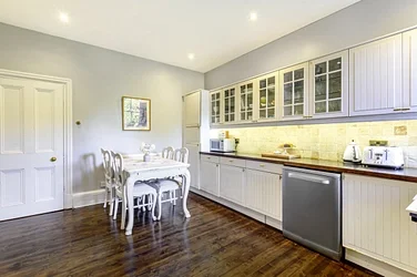 Flat Grosvenor Gardens in City of Westminster