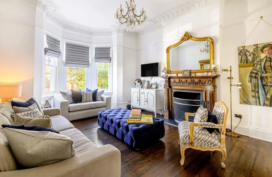 Flat Grosvenor Gardens in City of Westminster
