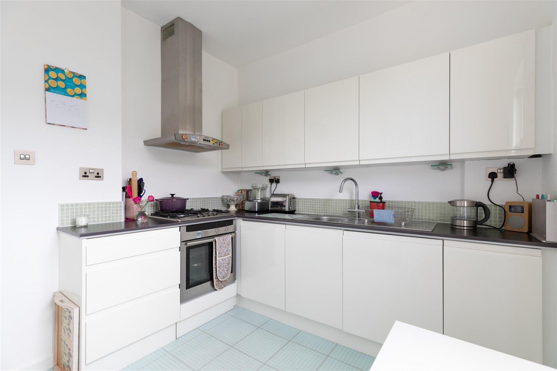 Flat Finsbury Park Road in Greater London