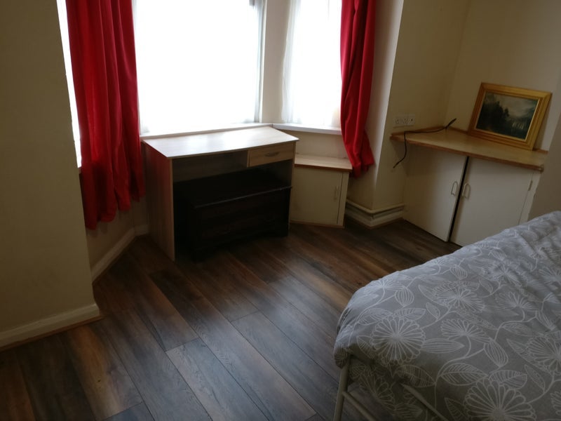 Room Rushton Road in Stoke-on-Trent