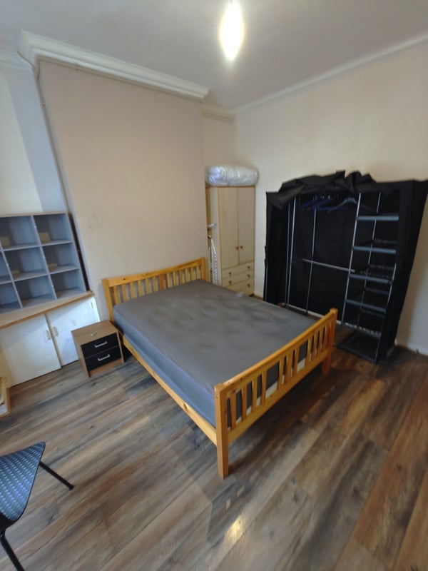 Room Rushton Road in Stoke-on-Trent