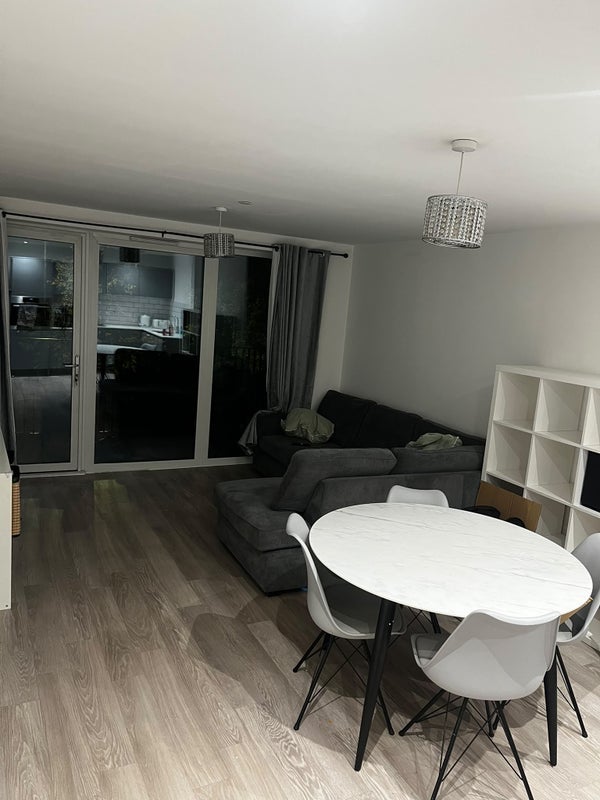 Room Seven Sisters Road in Greater London