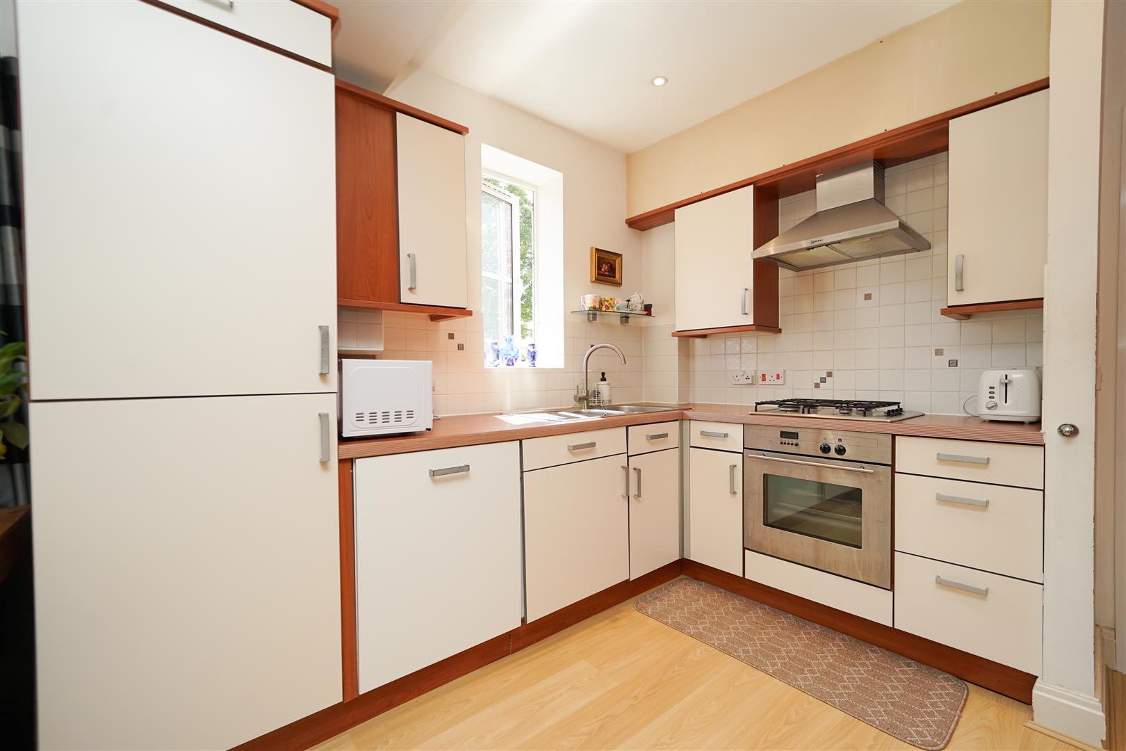Flat Woburn Road in Heath and Reach