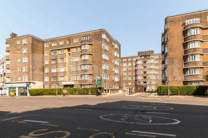 Flat Iverson Road in Greater London