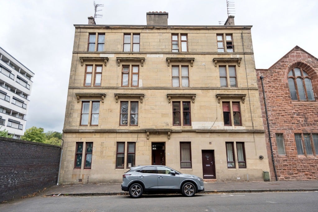 Flat Muirpark Street in Glasgow