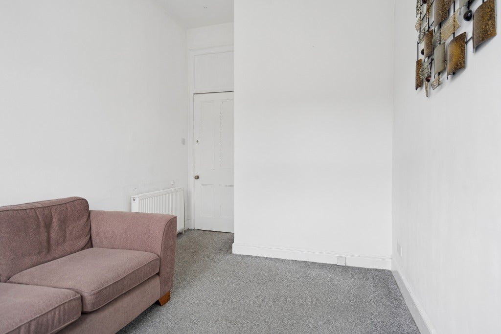 Flat Muirpark Street in Glasgow
