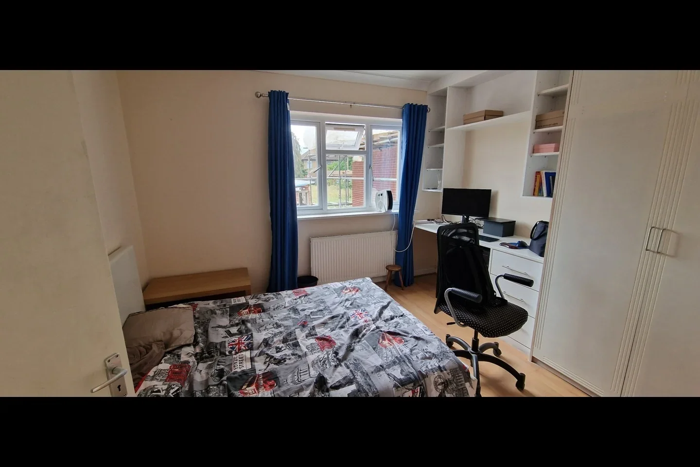 Flat Ruislip Road in Greater London