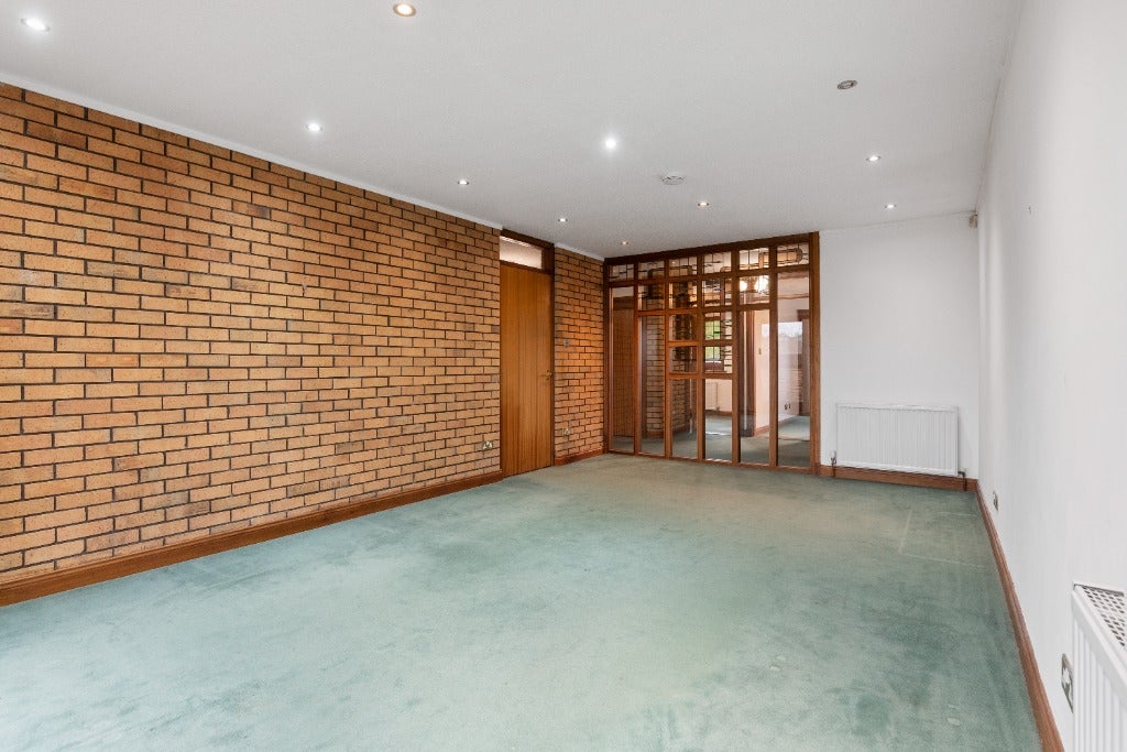Flat Larchfield Avenue in Newton Mearns