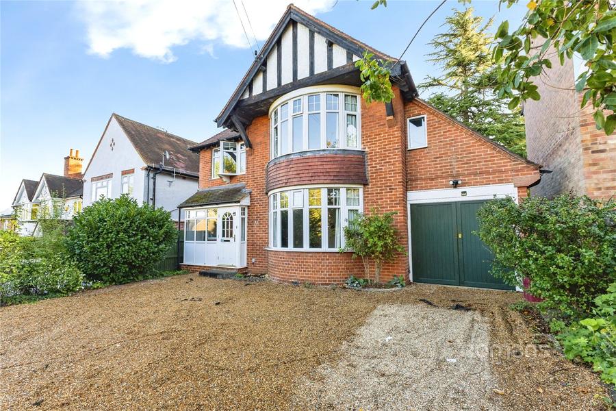 House Western Elms Avenue in Reading