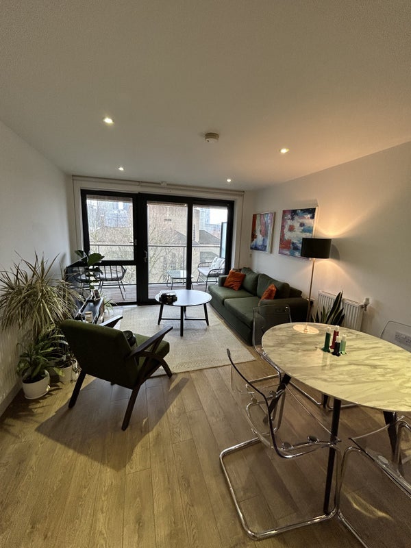 Room Upper North Street in Greater London