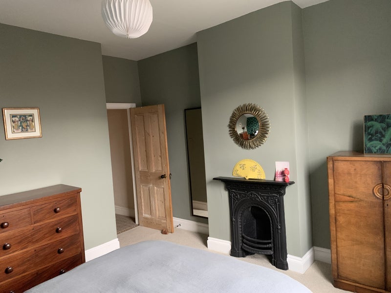 Room Nicolas Road in Manchester