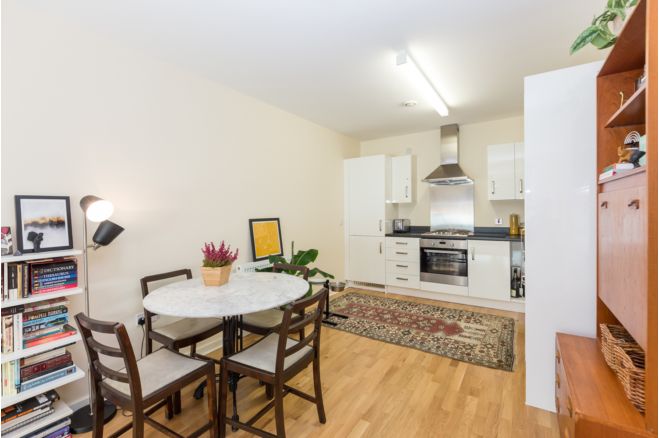 Flat Bathurst Square in Greater London