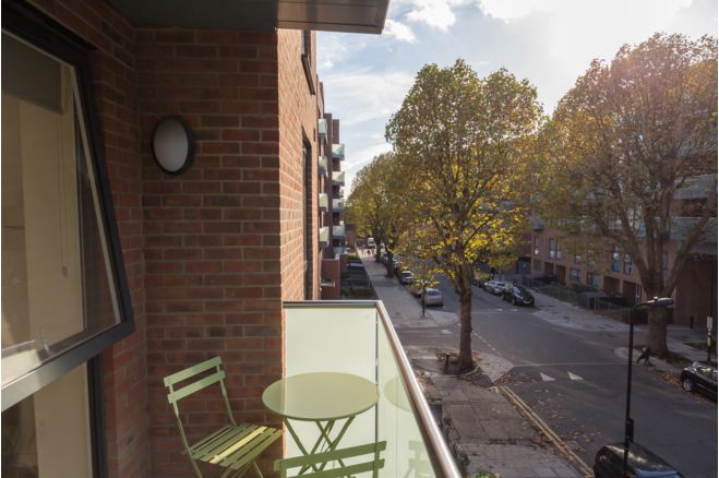 Flat Bathurst Square in Greater London