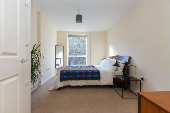 Flat Bathurst Square in Greater London