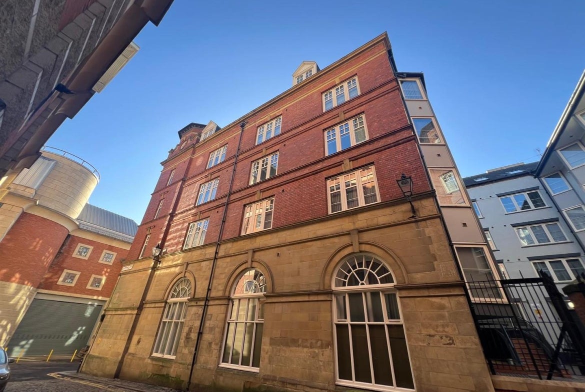 Flat Low Friar Street in Newcastle upon Tyne