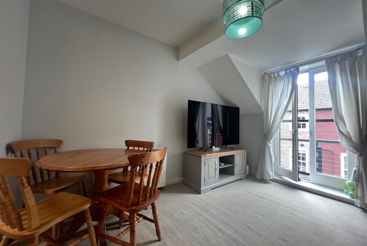 Flat Low Friar Street in Newcastle upon Tyne