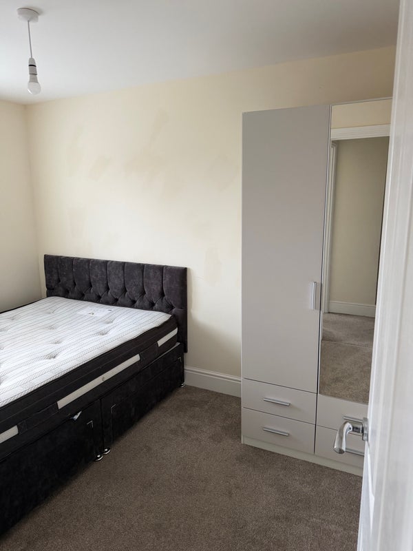 Room Proctor Drive in Weston-super-Mare