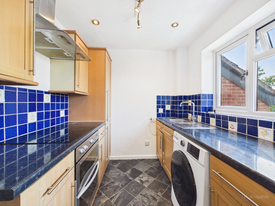 Flat Kaybridge Close in High Wycombe Community Board