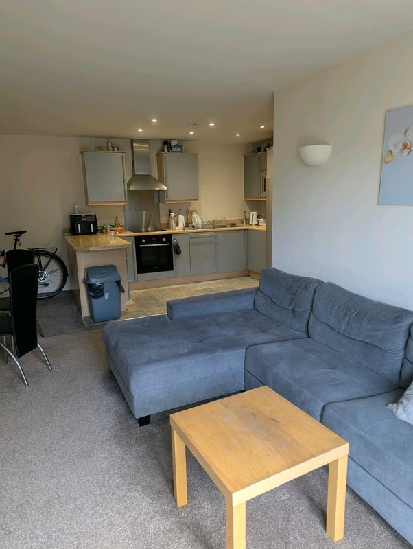 Flat Cole Street in Greater London