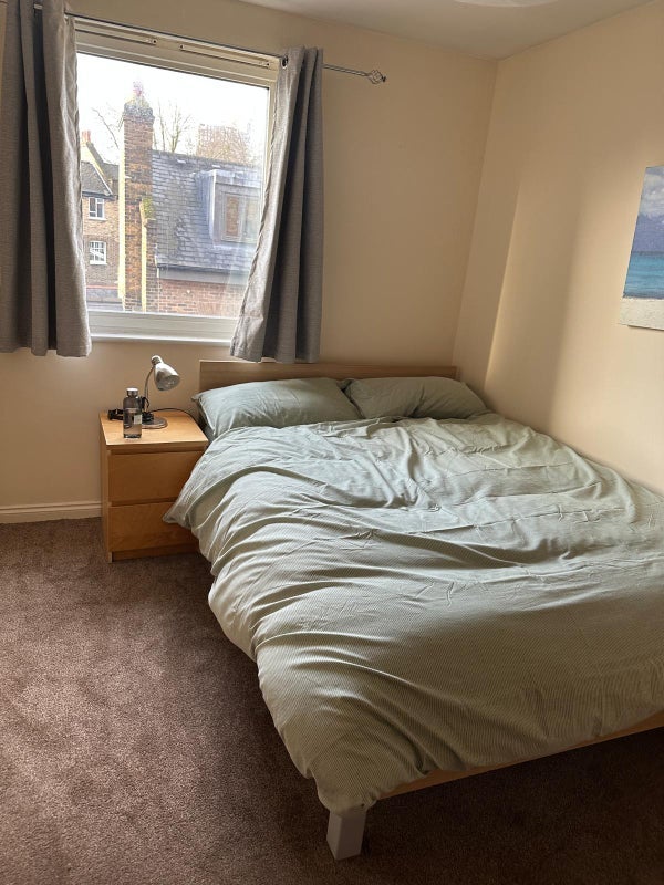 Flat Cole Street in Greater London