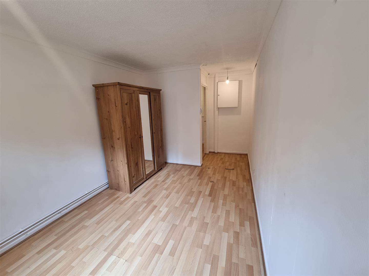 Flat Eastney Road in Greater London