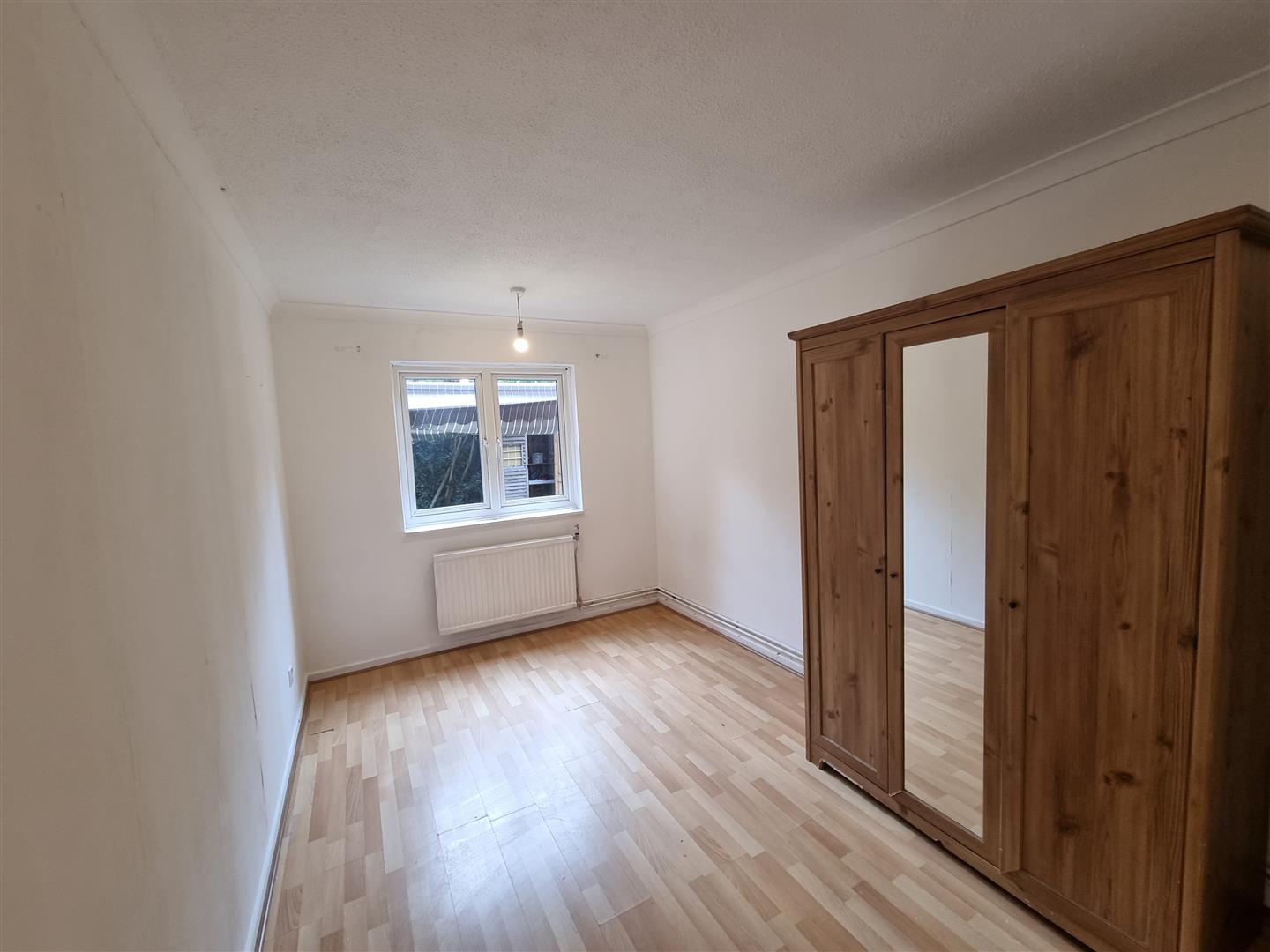 Flat Eastney Road in Greater London