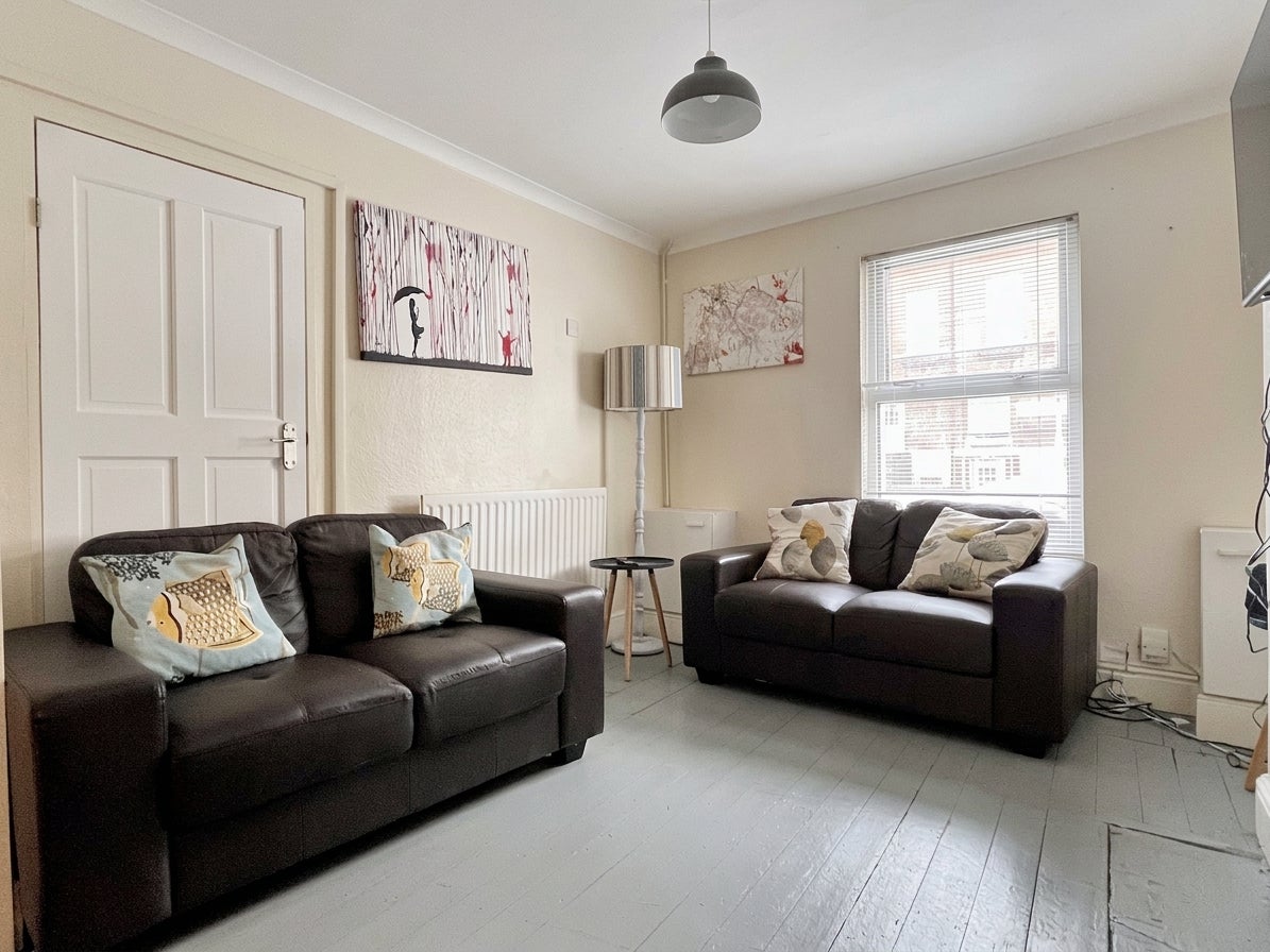 Room Worcester Street in Gloucester