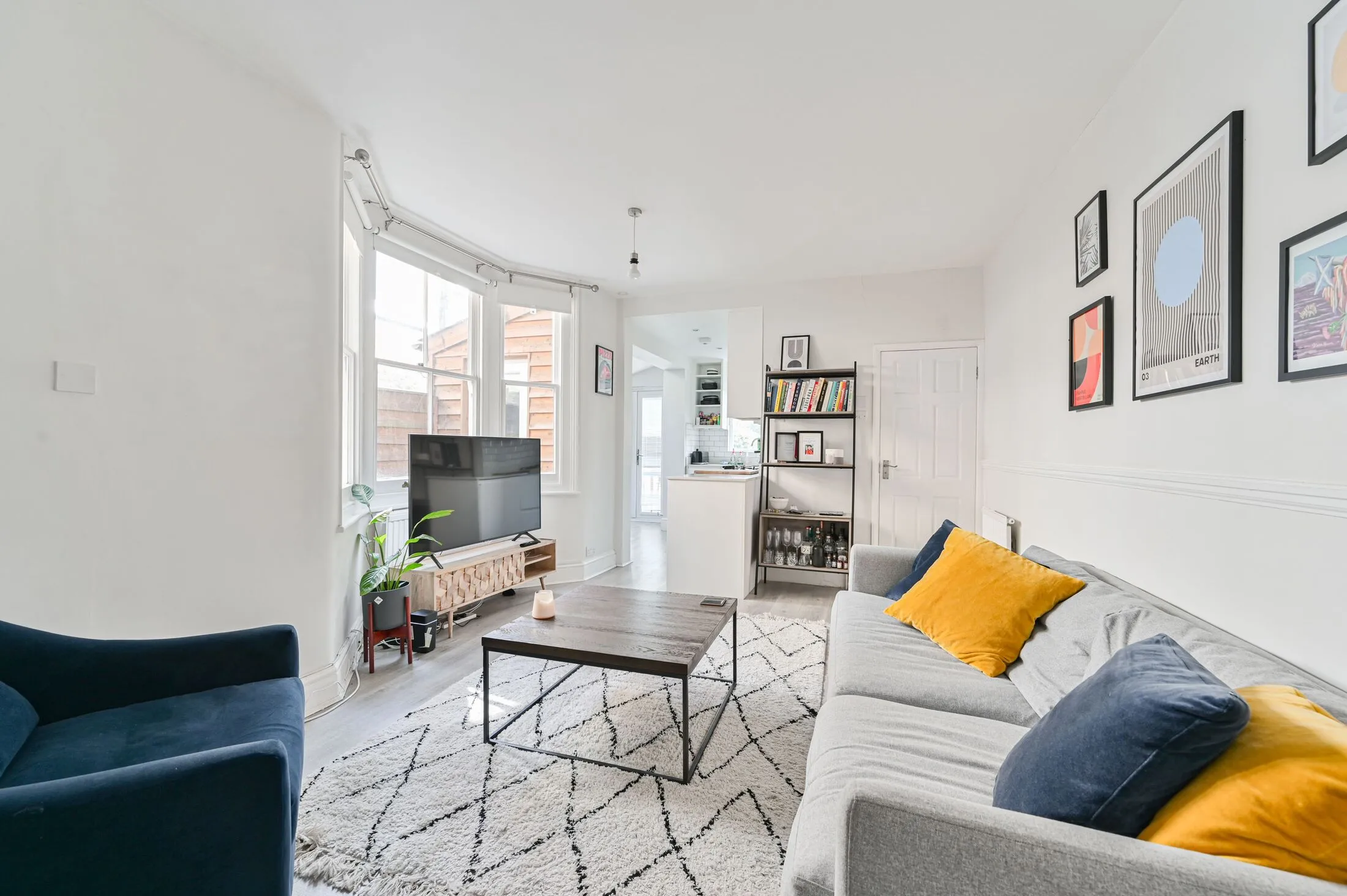 Flat Dunstan's Road in Greater London