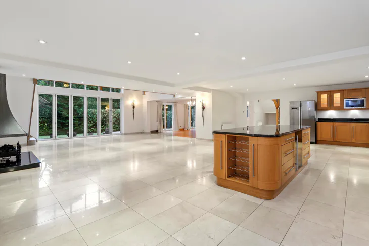 House Lytton Park in Elmbridge