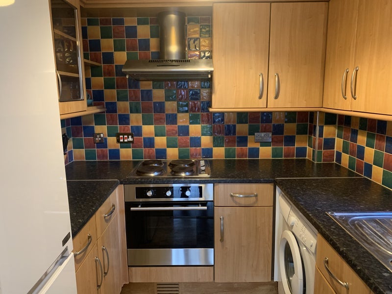 Flat Thornhill Road in Greater London