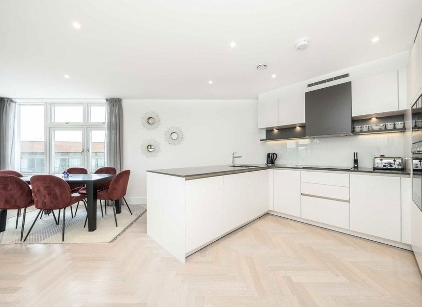 House Sterling Way in Greater London