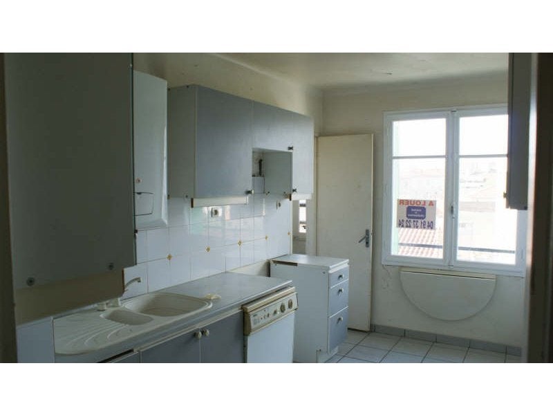 Flat Rue Léon Charvé in Marseille