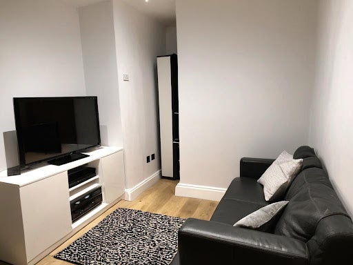 Flat Dancer Road in Greater London