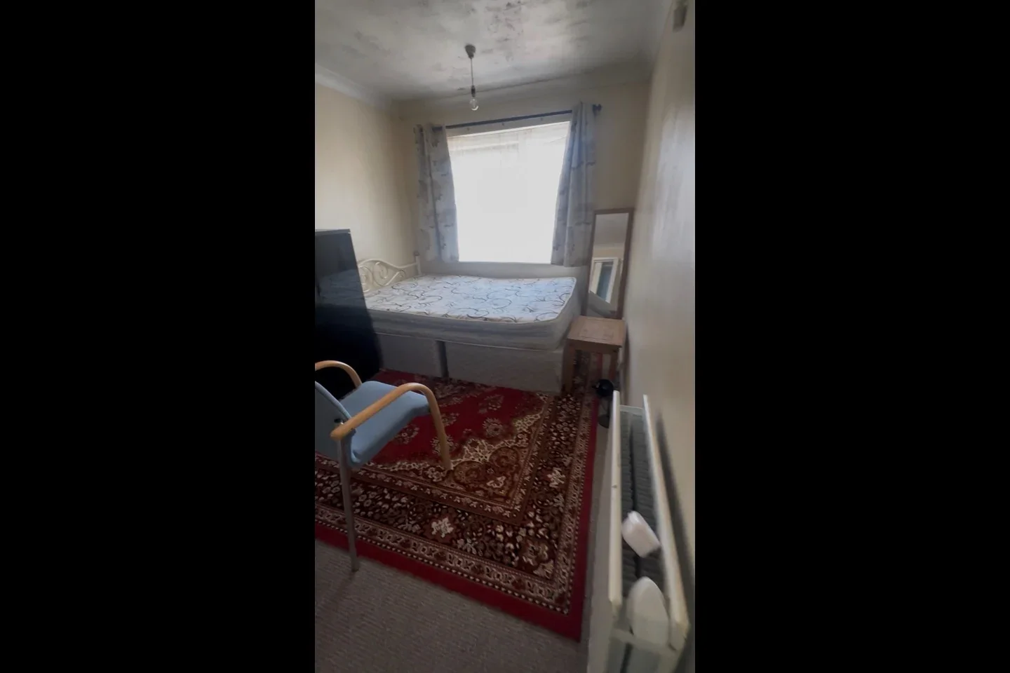 Room Selhurst Road in Greater London