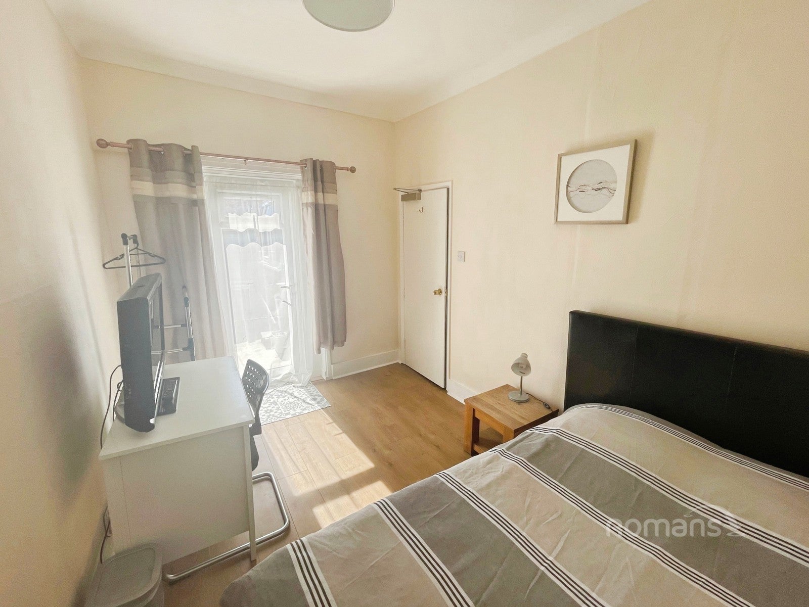 Room Caversham Road in Reading