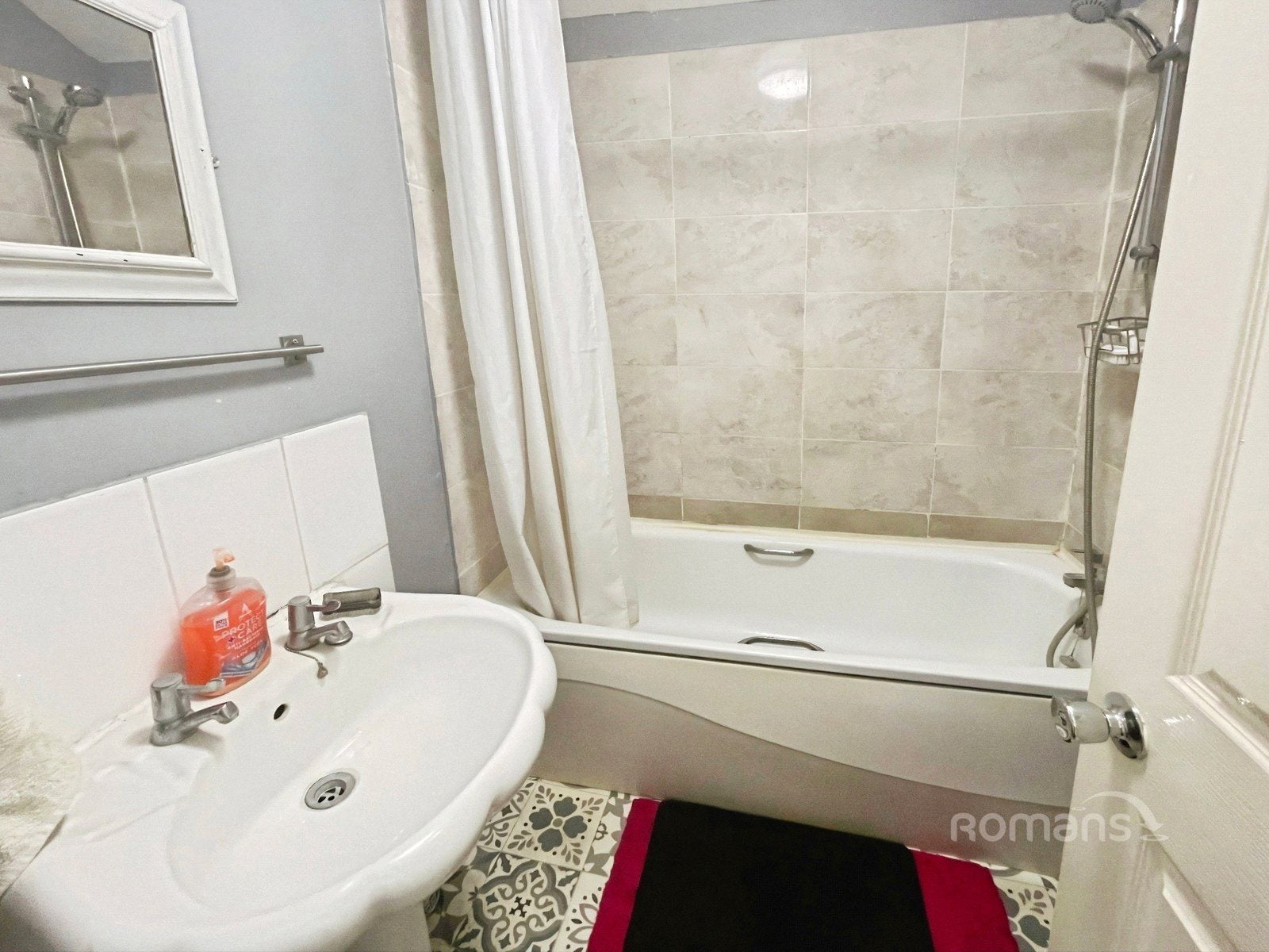 Room Caversham Road in Reading