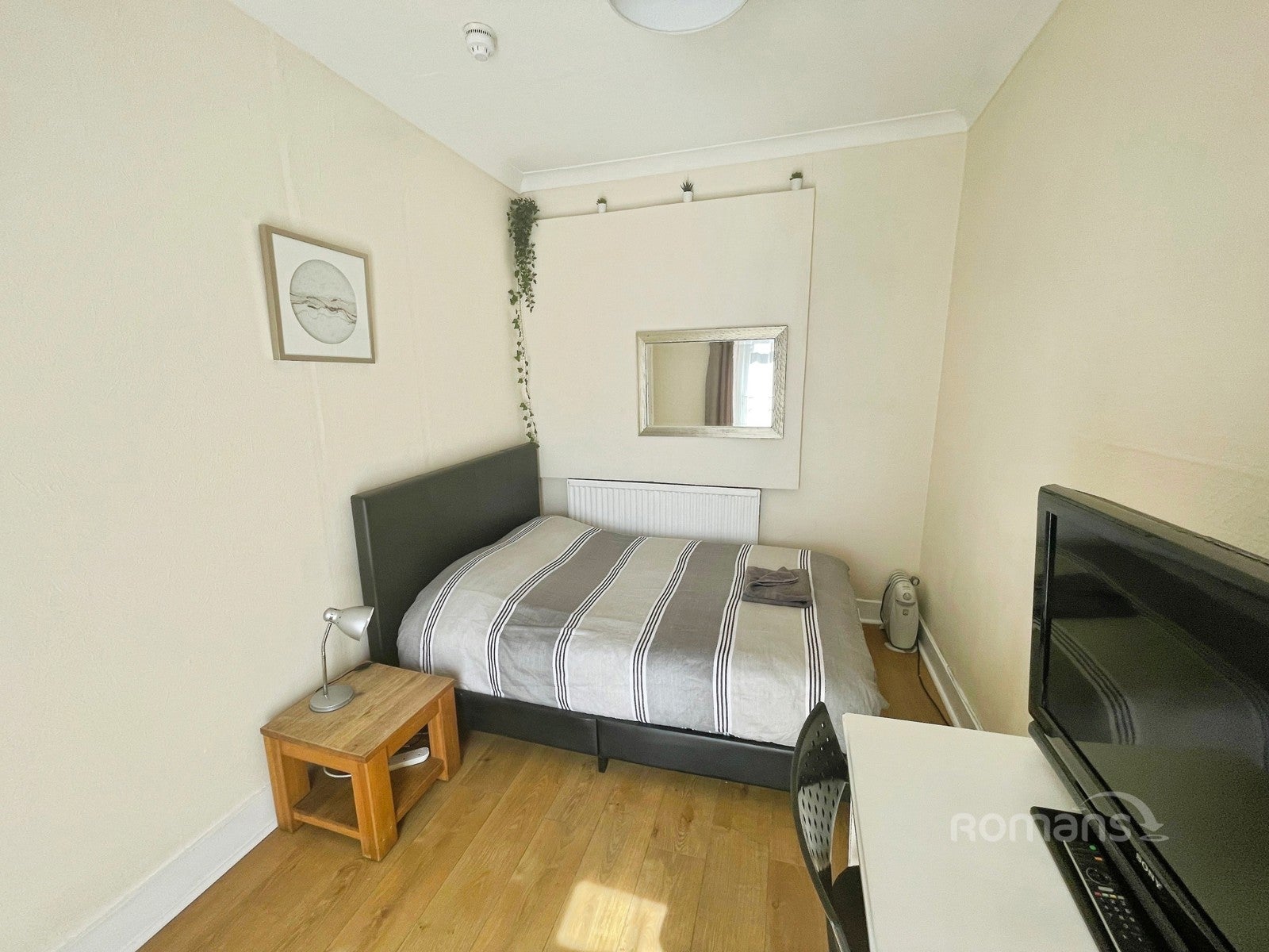 Room Caversham Road in Reading