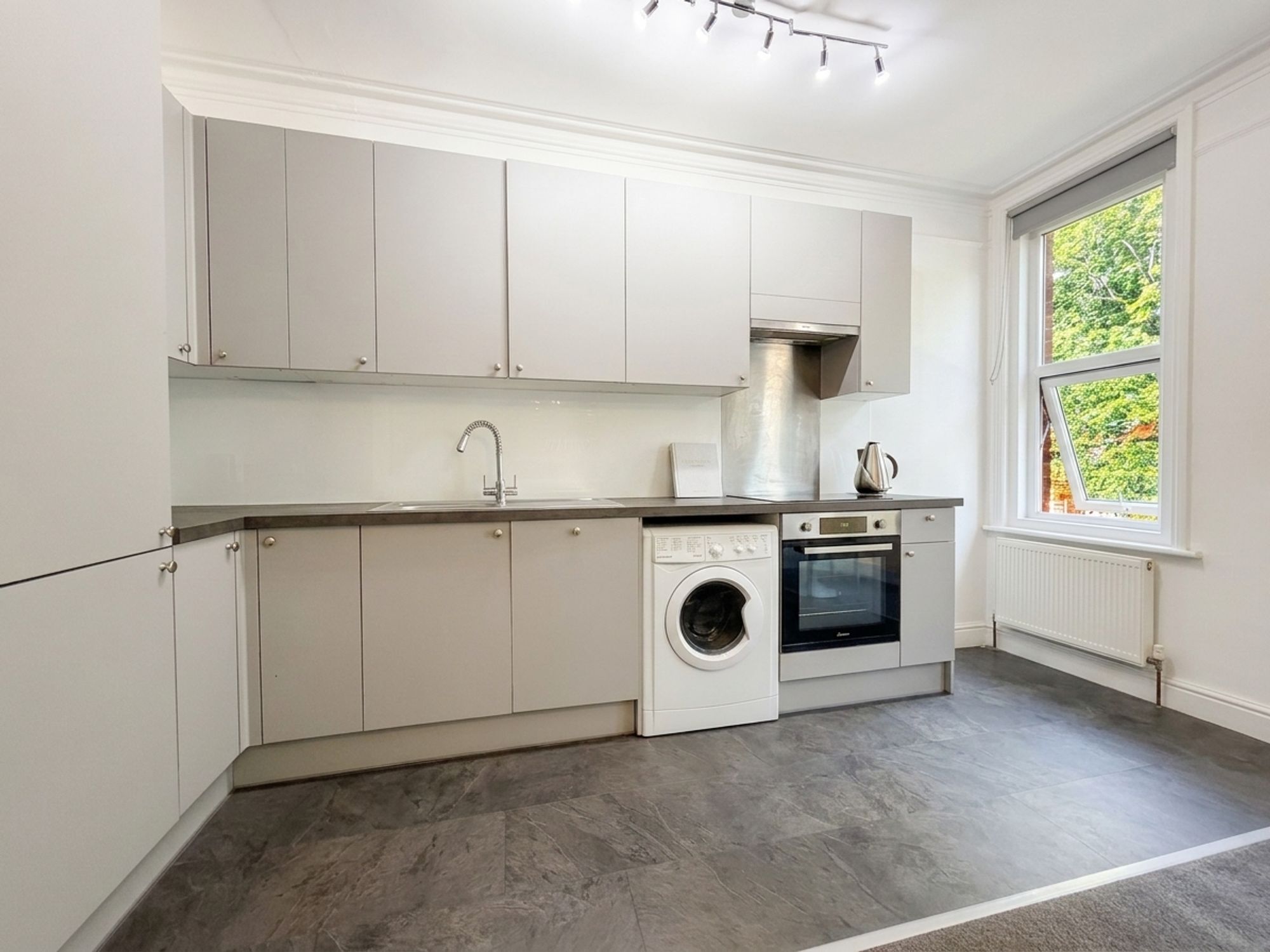 Flat Old Tiverton Road in Exeter
