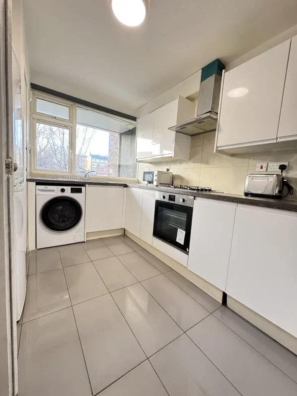 Room Ramsey Street in Greater London