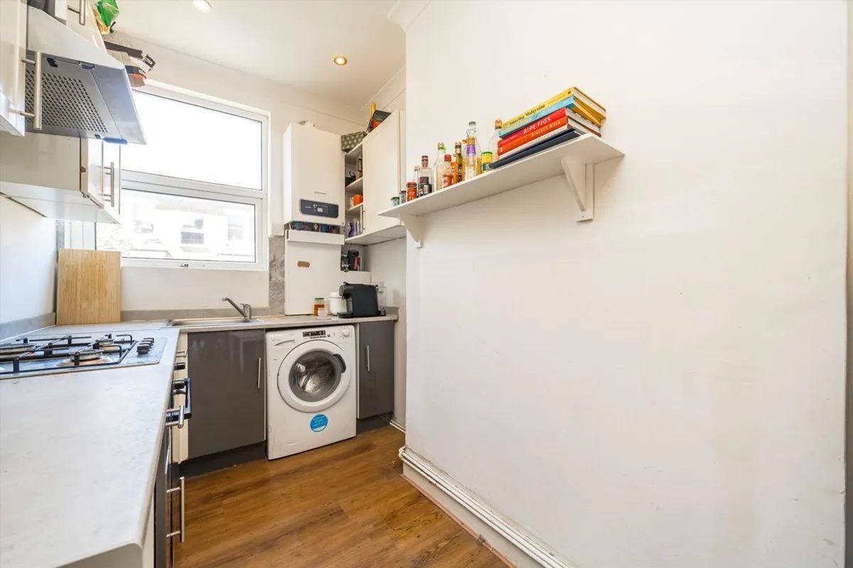 Flat Sulgrave Road in Greater London