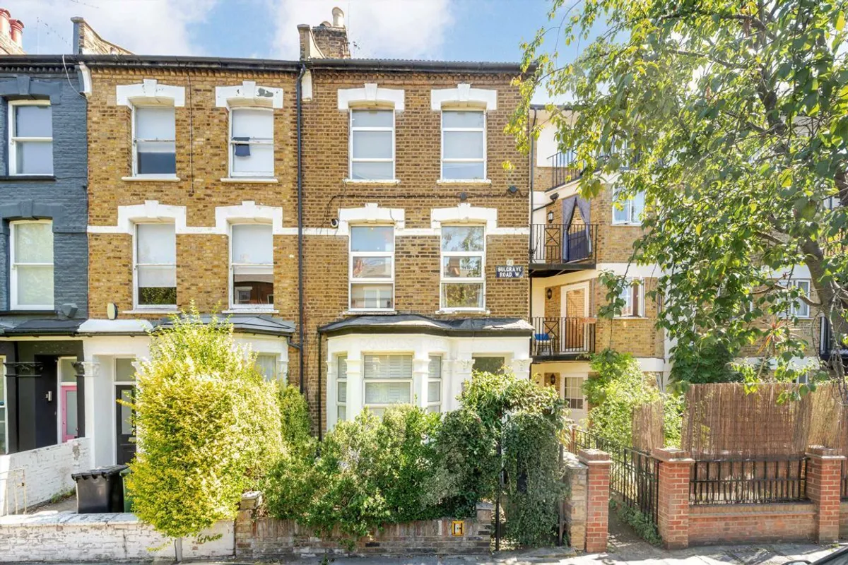 Flat Sulgrave Road in Greater London