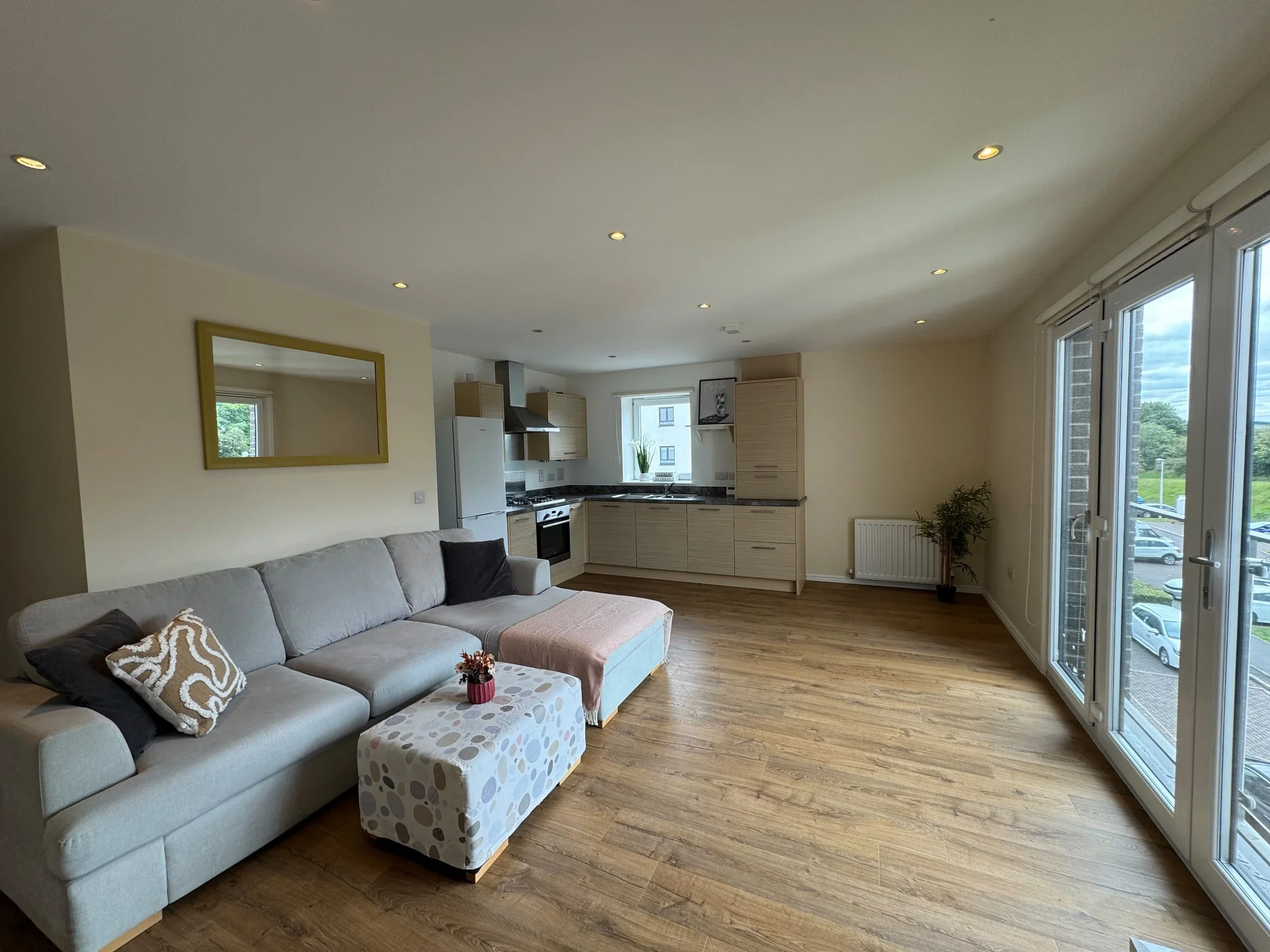 Flat Arneil Drive in City of Edinburgh