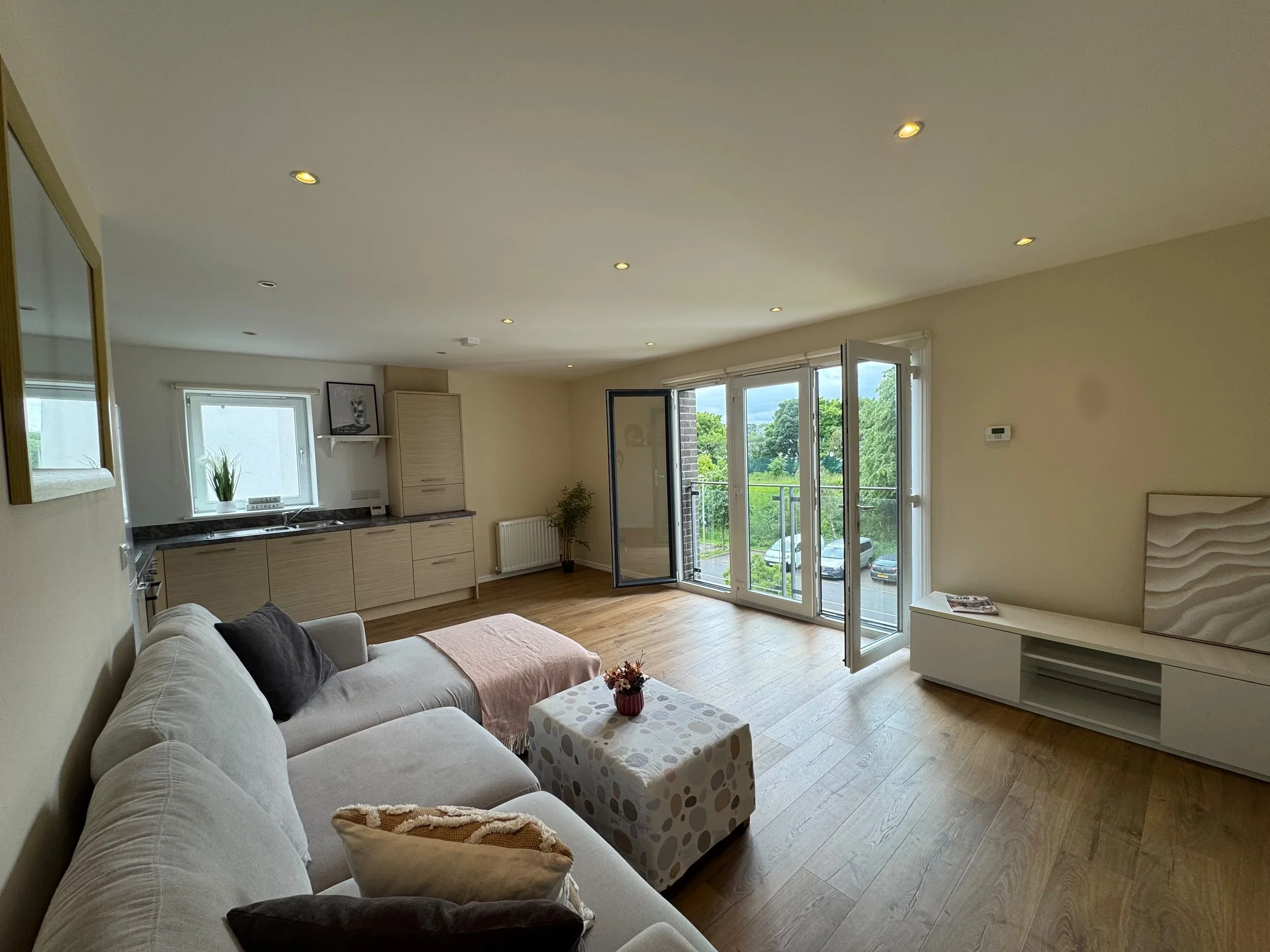 Flat Arneil Drive in City of Edinburgh