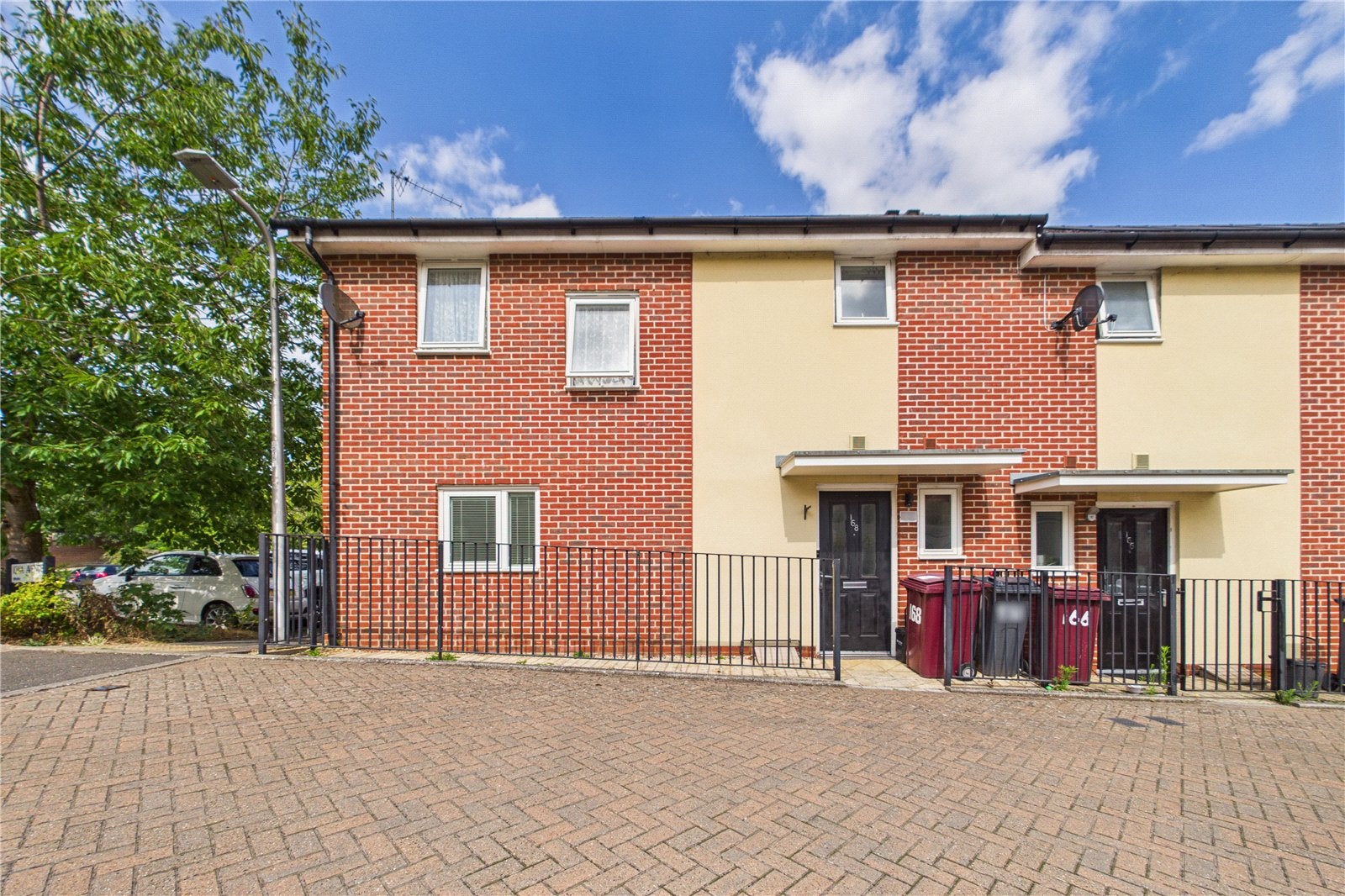 House Iona Avenue in Reading