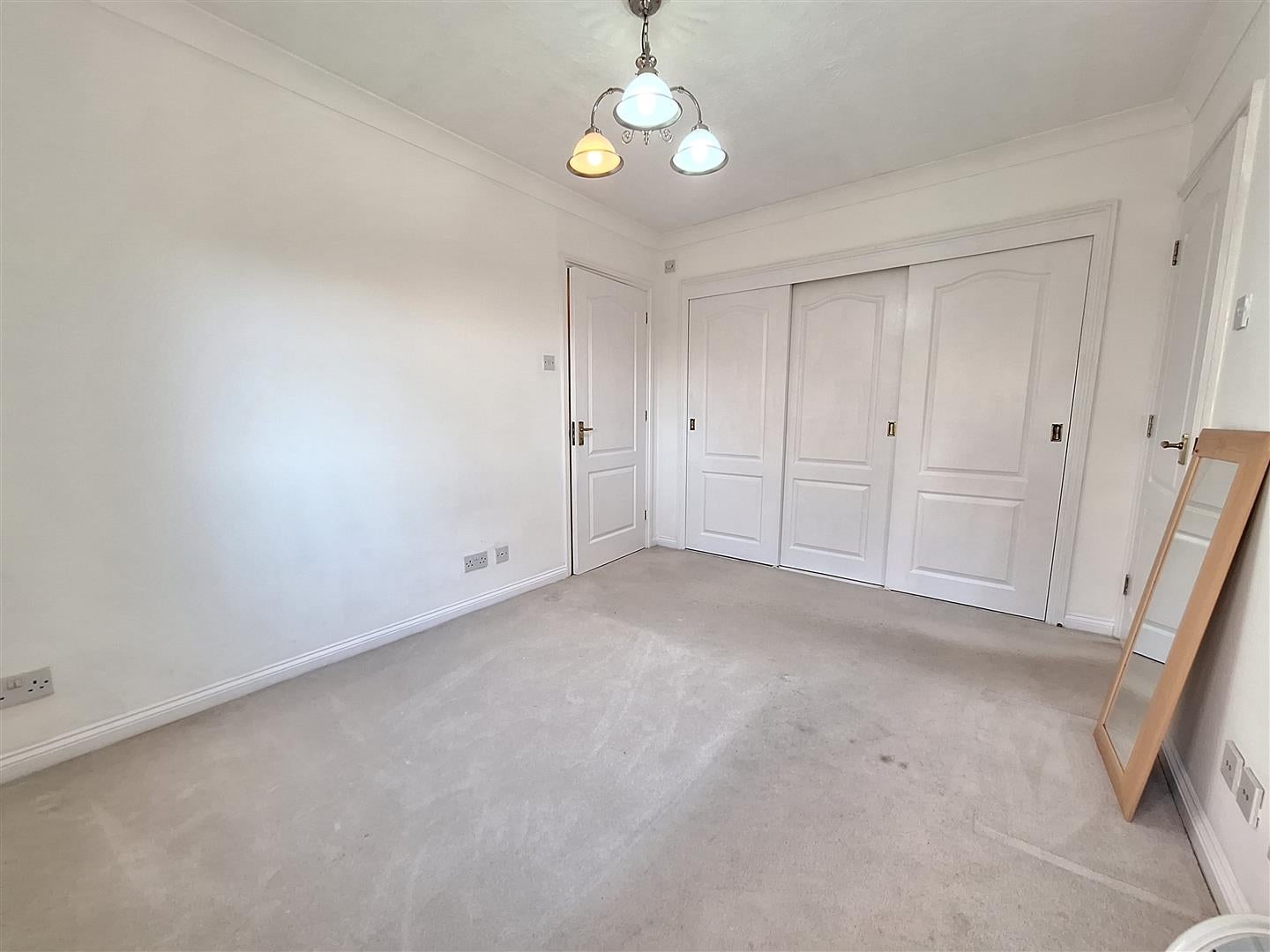 Flat Tamesis Place in Reading