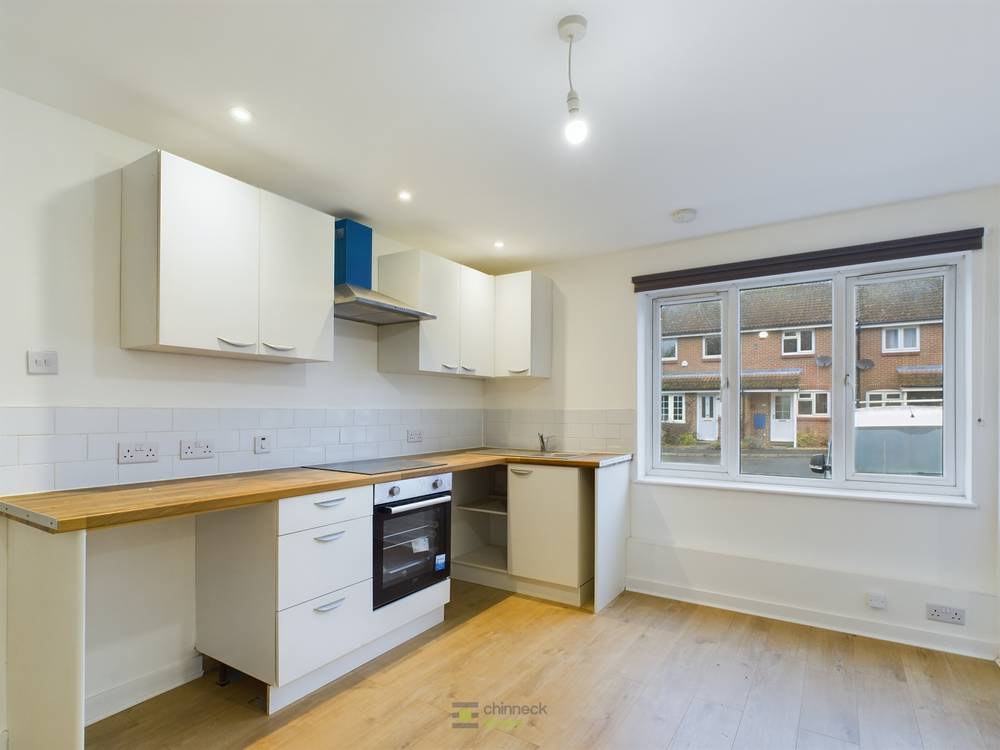 Flat Oakwood Close in Chichester